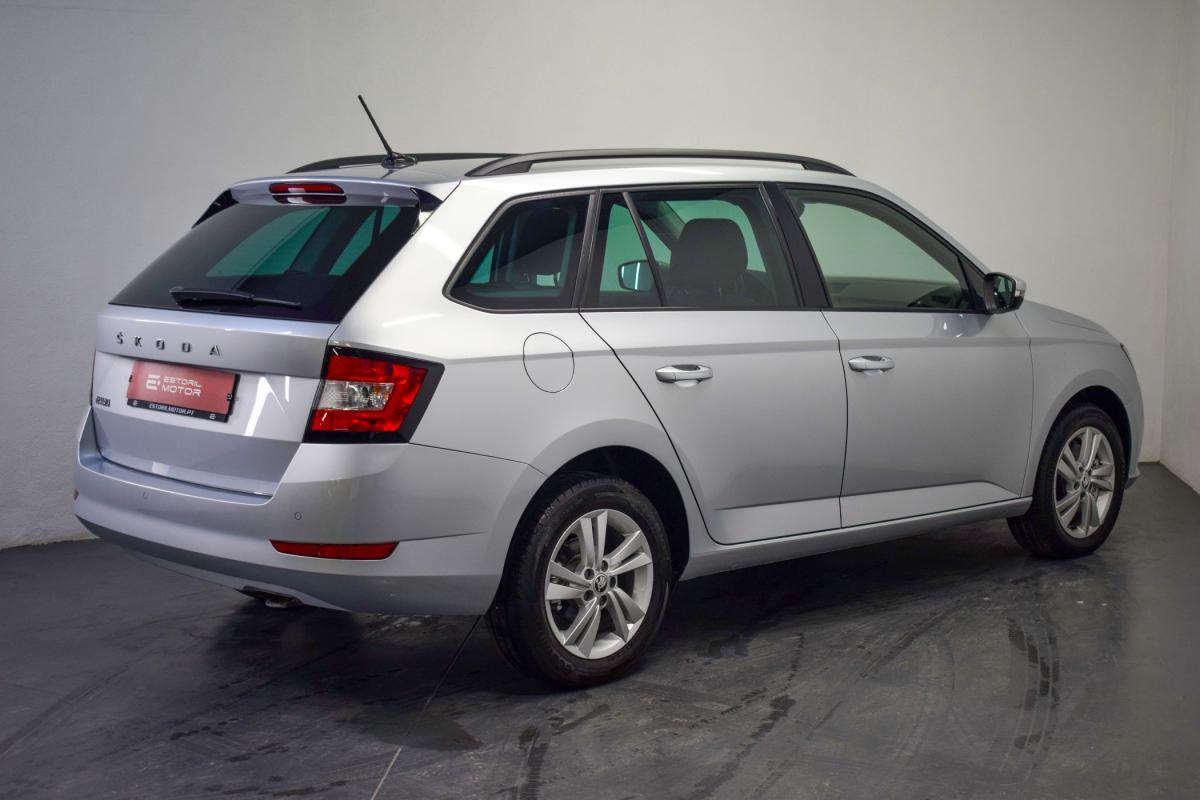 skoda-fabia-break-2022-gasolina-999cc