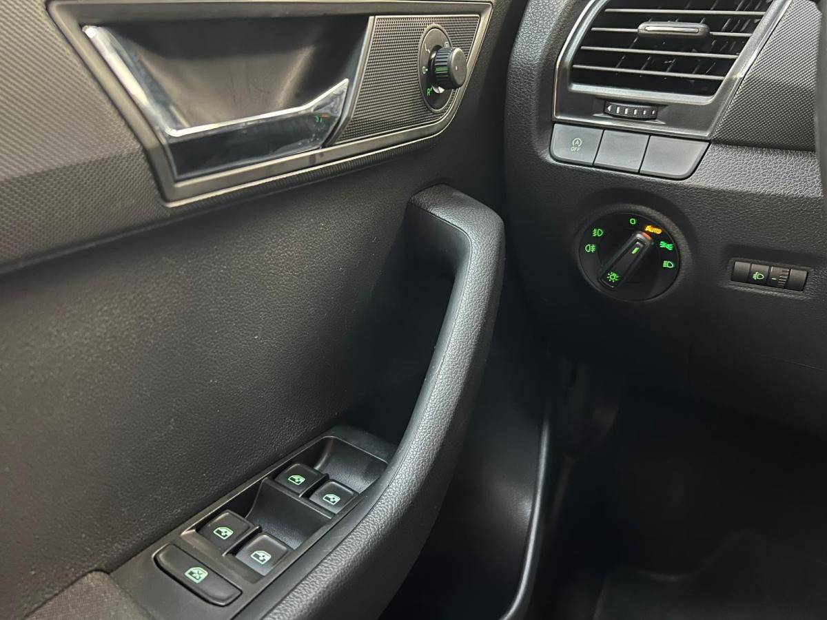 skoda-fabia-break-2022-gasolina-999cc