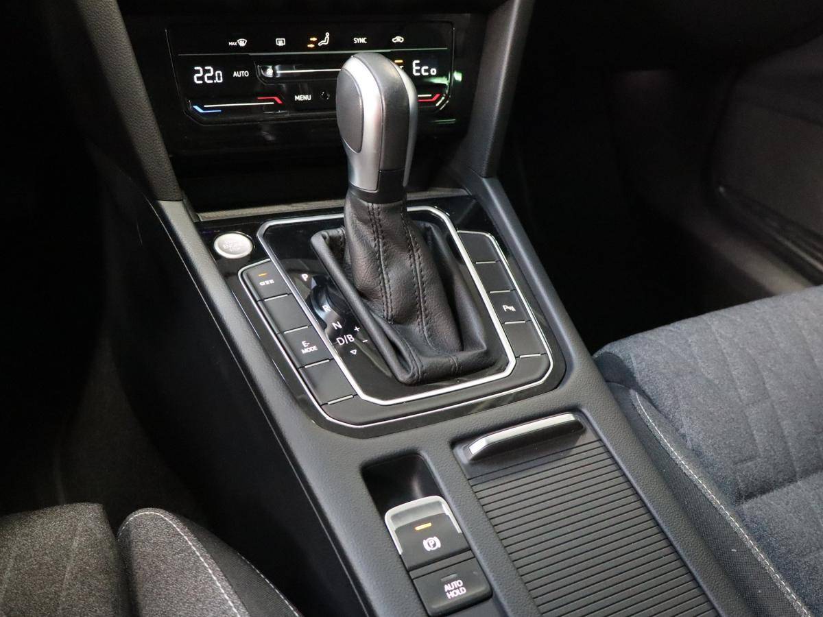 volkswagen-passat-variant-2023-hibrido-a-gasolina-1395cc