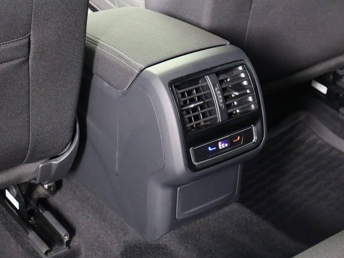 volkswagen-passat-variant-2023-hibrido-a-gasolina-1395cc