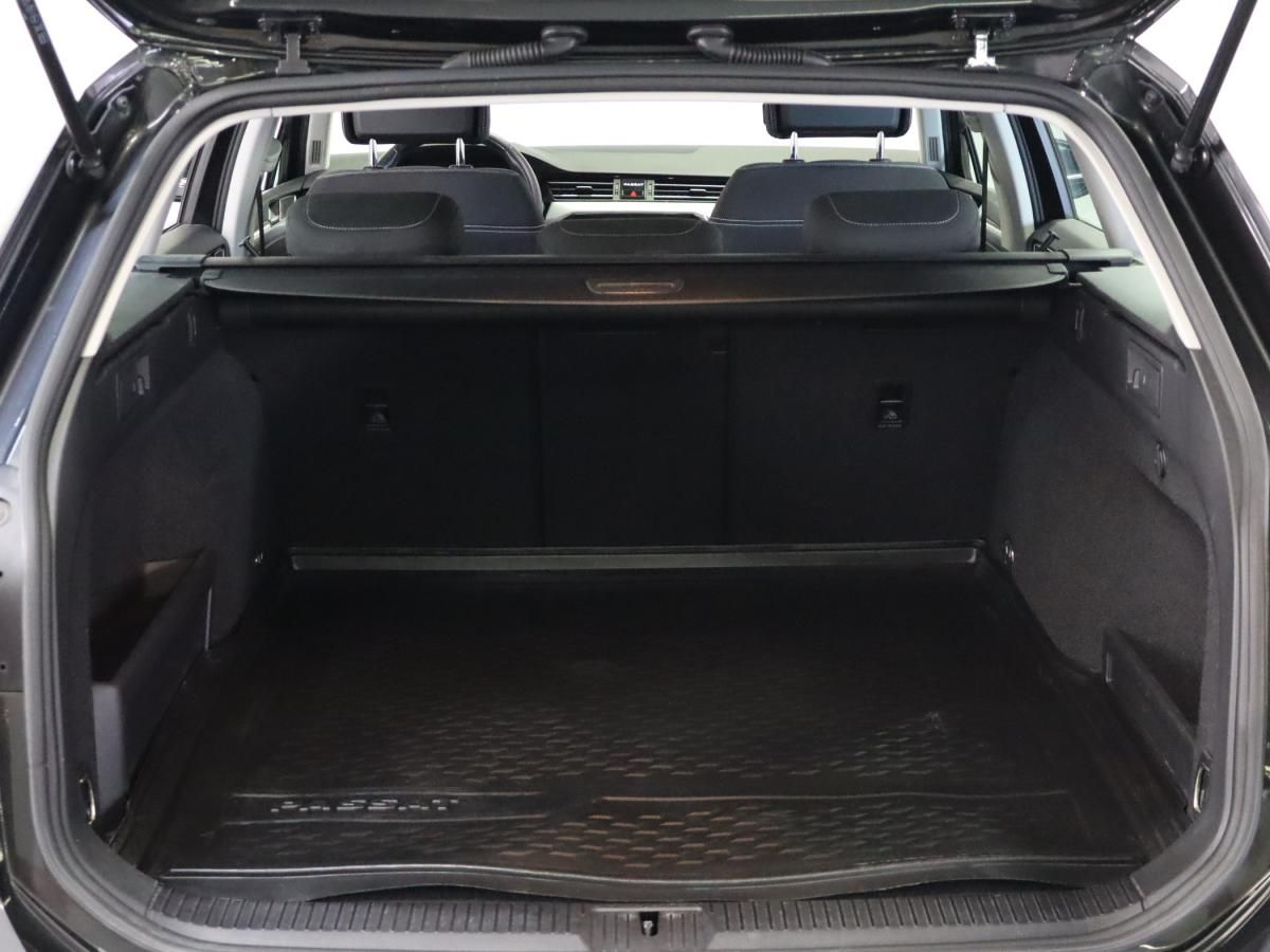 volkswagen-passat-variant-2023-hibrido-a-gasolina-1395cc