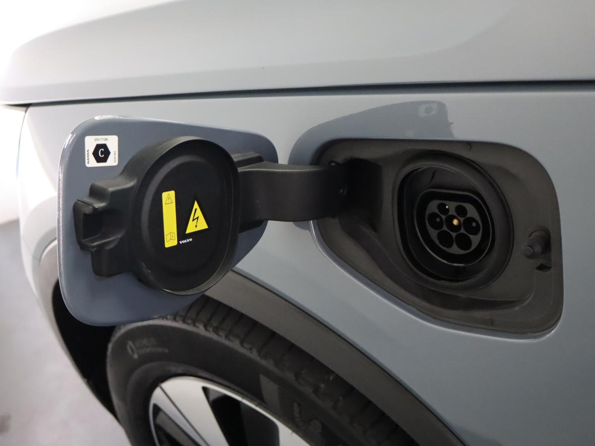 volvo-xc40-2023-hibrido-a-gasolina-1477cc