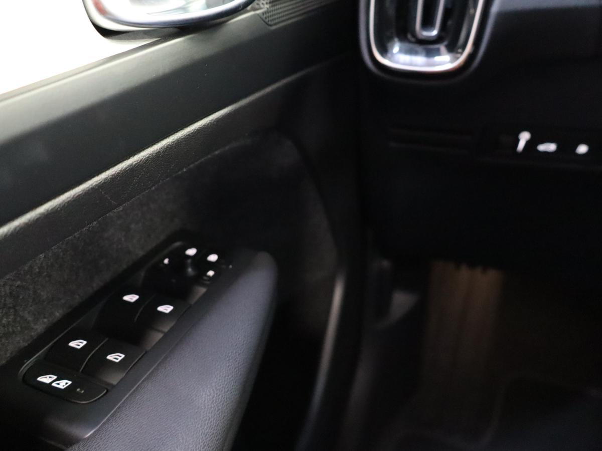 volvo-xc40-2023-hibrido-a-gasolina-1477cc