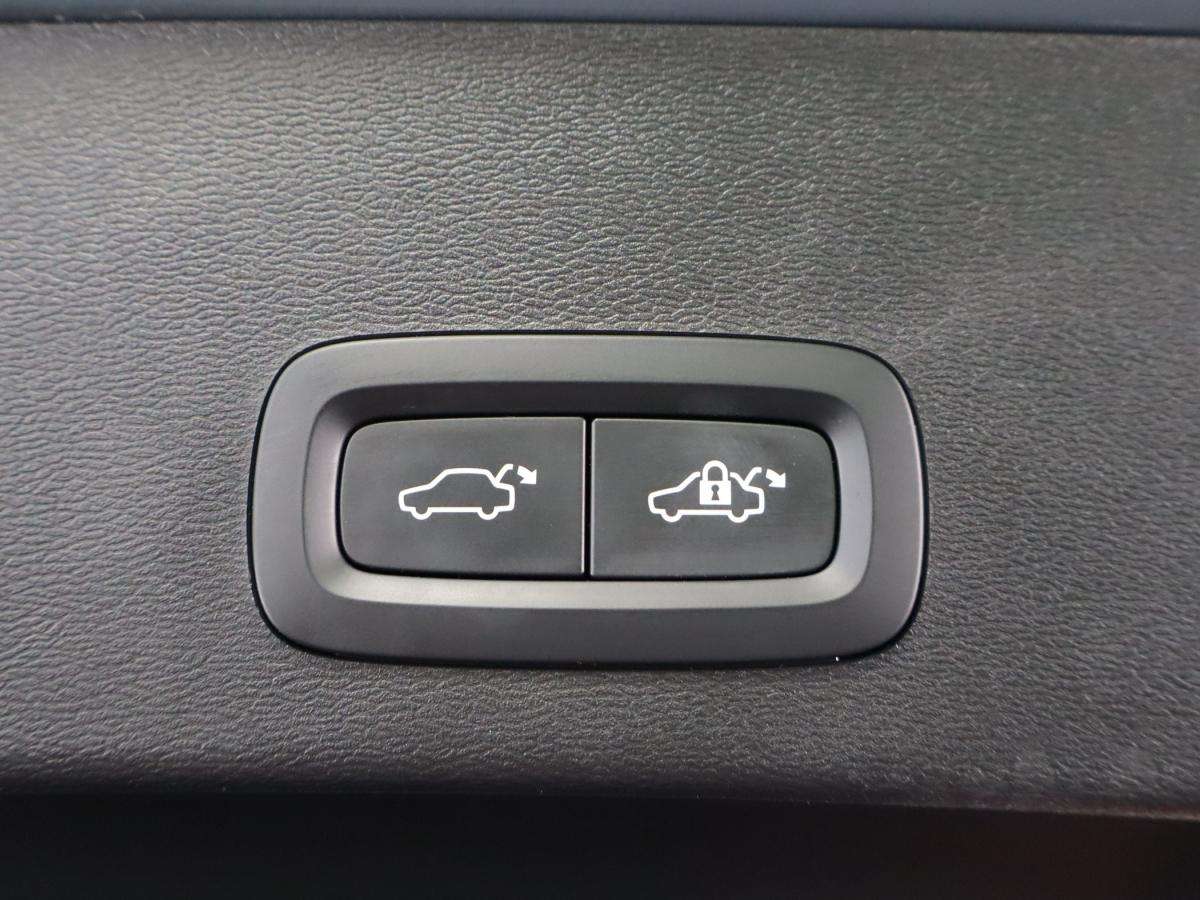 volvo-xc40-2023-hibrido-a-gasolina-1477cc