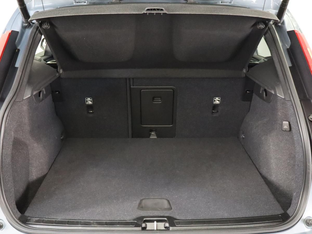 volvo-xc40-2023-hibrido-a-gasolina-1477cc