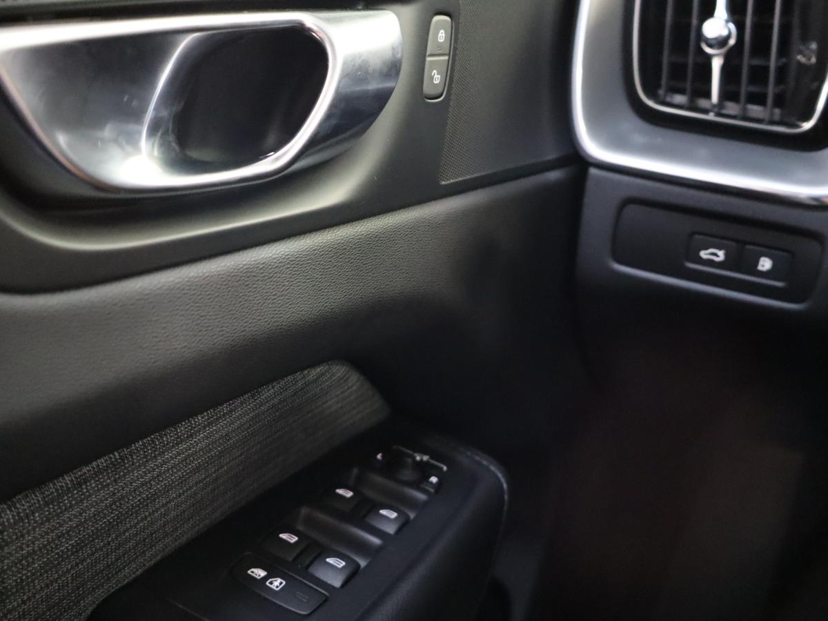 volvo-xc60-2023-hibrido-a-gasolina-1969cc