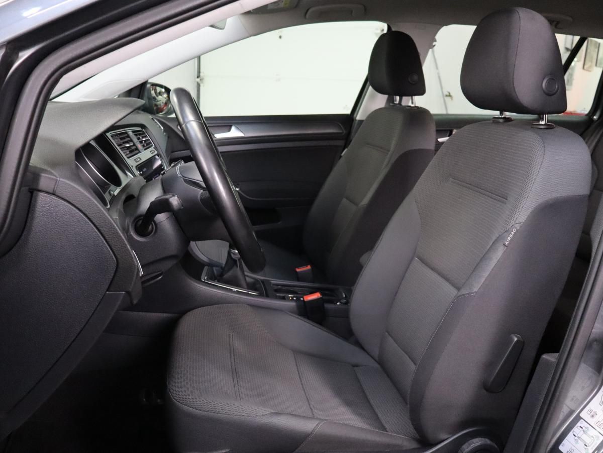 volkswagen-golf-variant-2020-diesel-1598cc