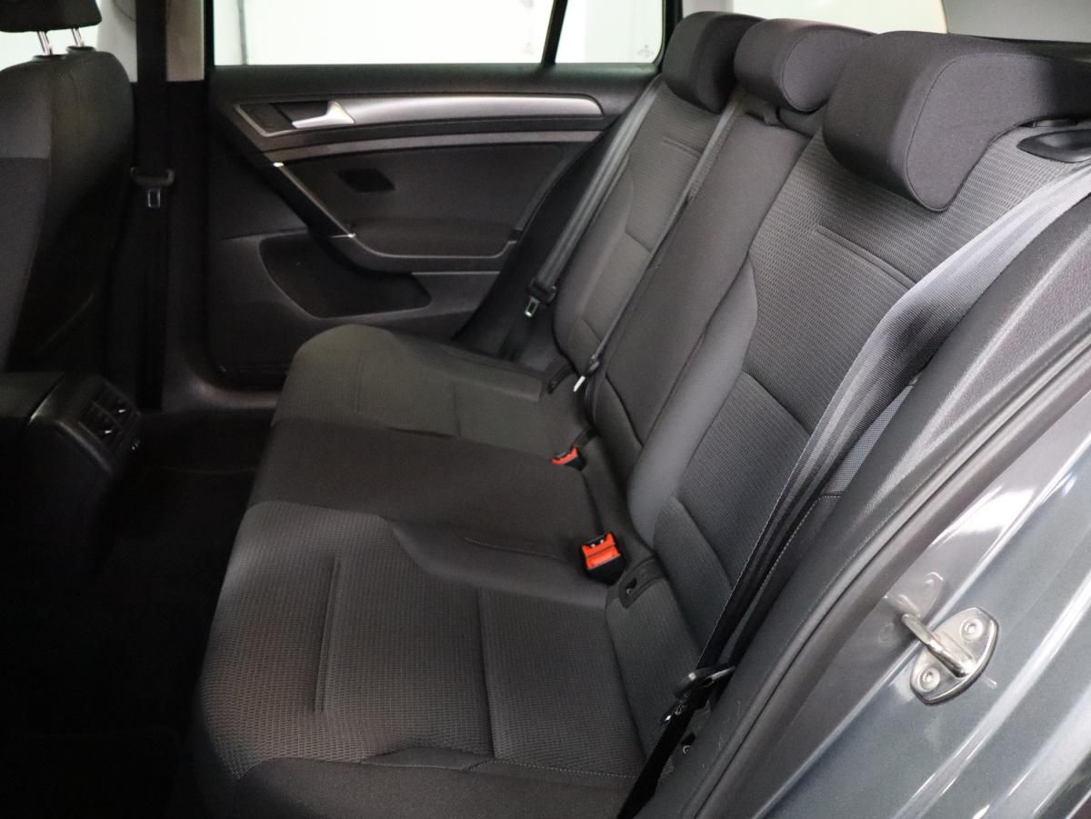 volkswagen-golf-variant-2020-diesel-1598cc