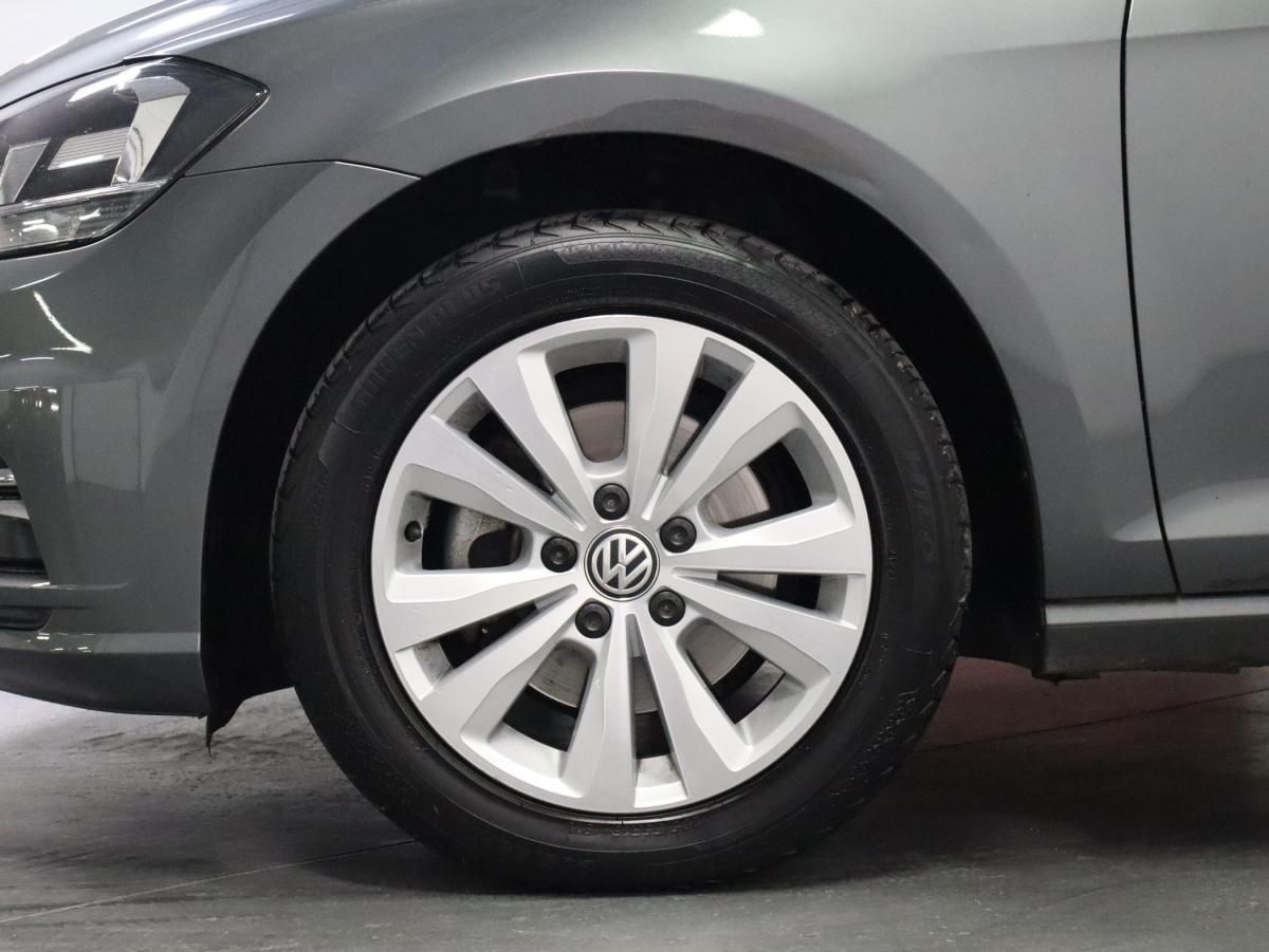 volkswagen-golf-variant-2020-diesel-1598cc