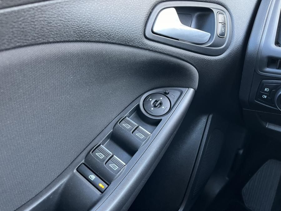 ford-focus-2018-gasolina-999cc