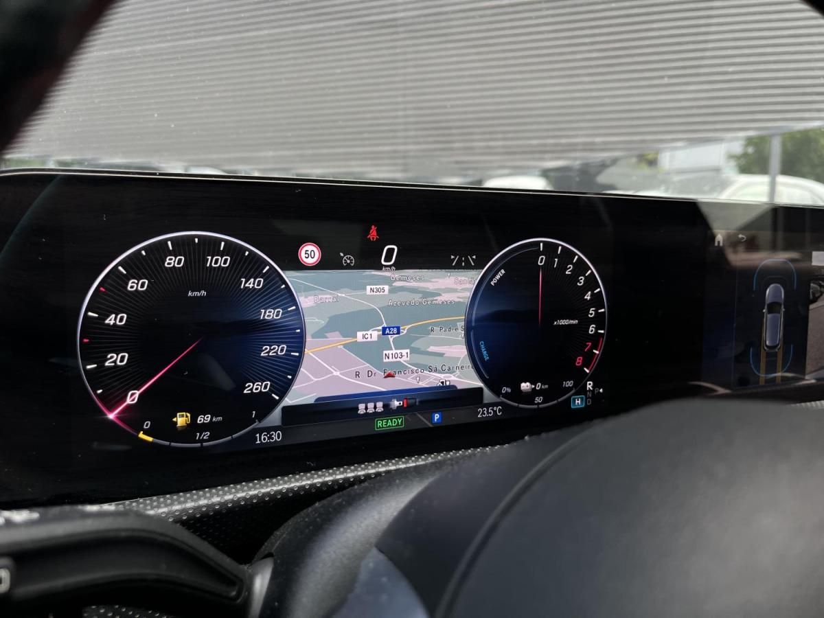 mercedes-benz-classe-a-2023-hibrido-a-gasolina-1332cc