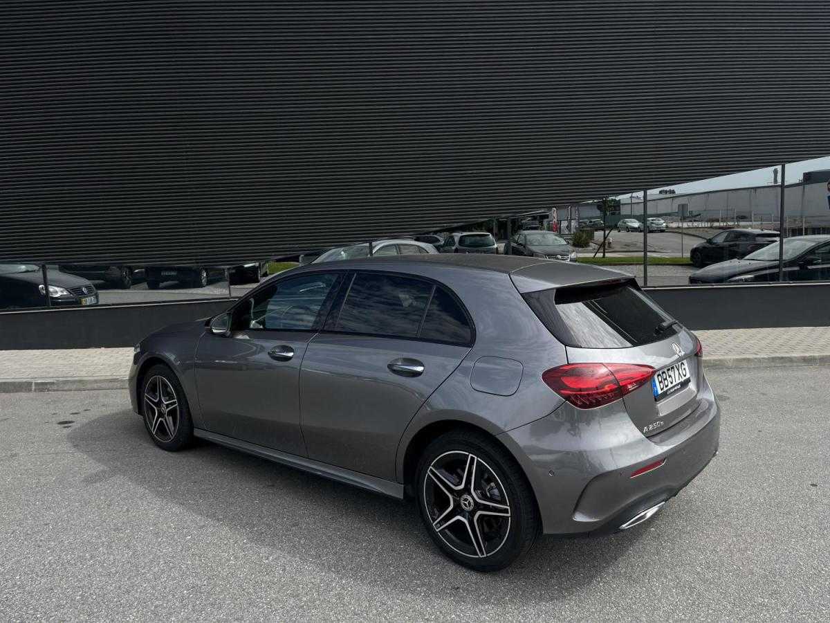 mercedes-benz-classe-a-2023-hibrido-a-gasolina-1332cc