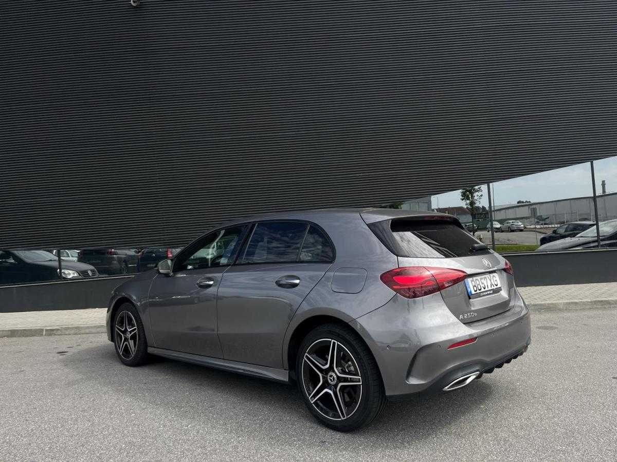 mercedes-benz-classe-a-2023-hibrido-a-gasolina-1332cc