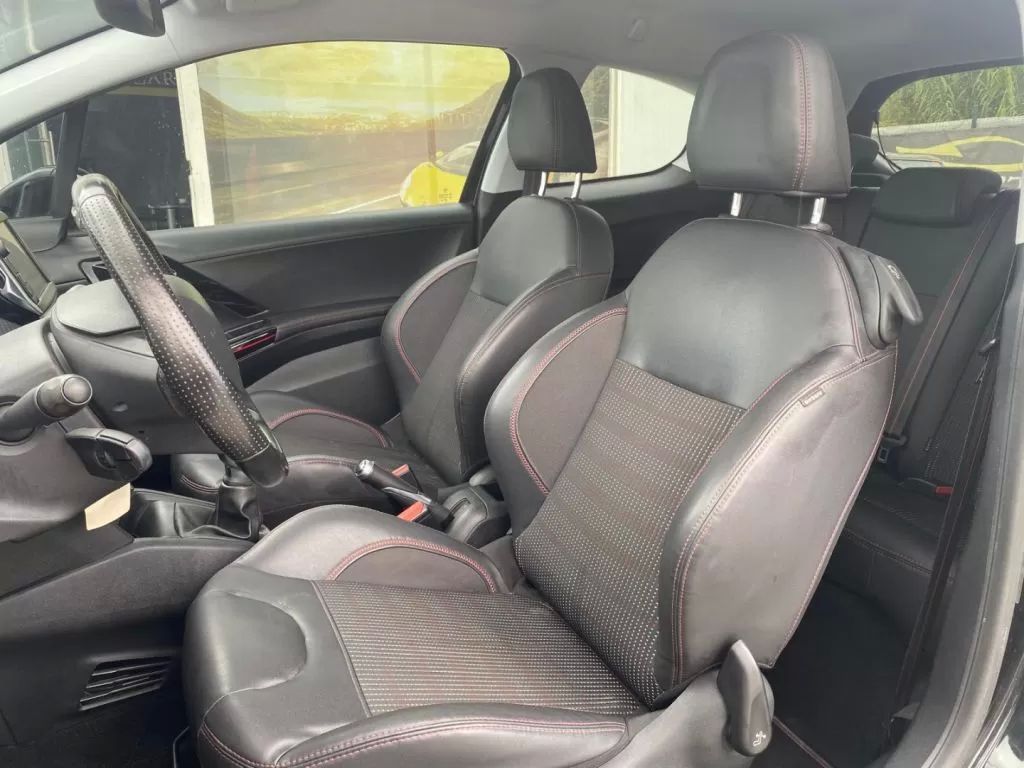 peugeot-208-2015-gasolina-1199cc