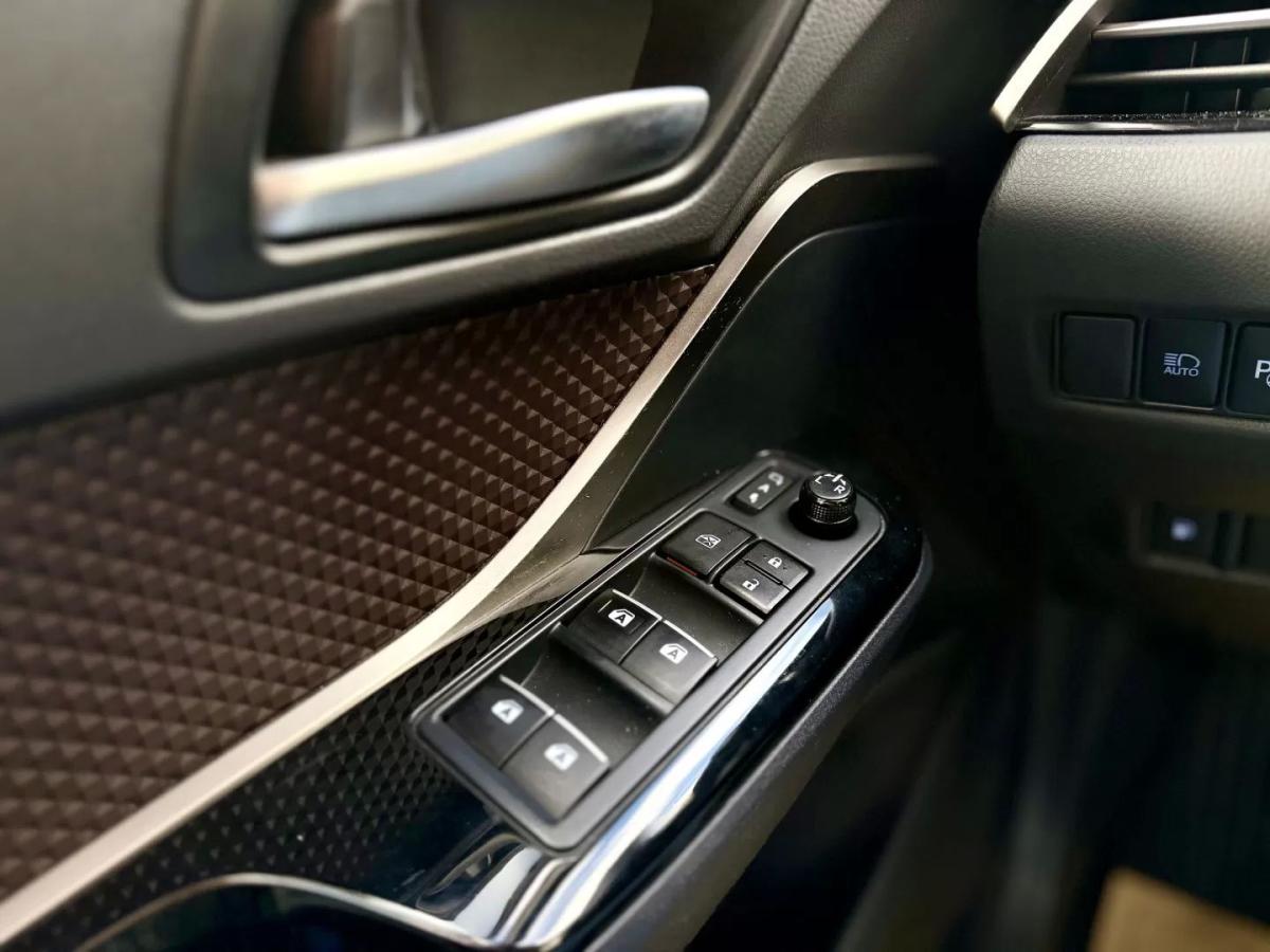 toyota-c-hr-2019-hibrido-a-gasolina-1798cc