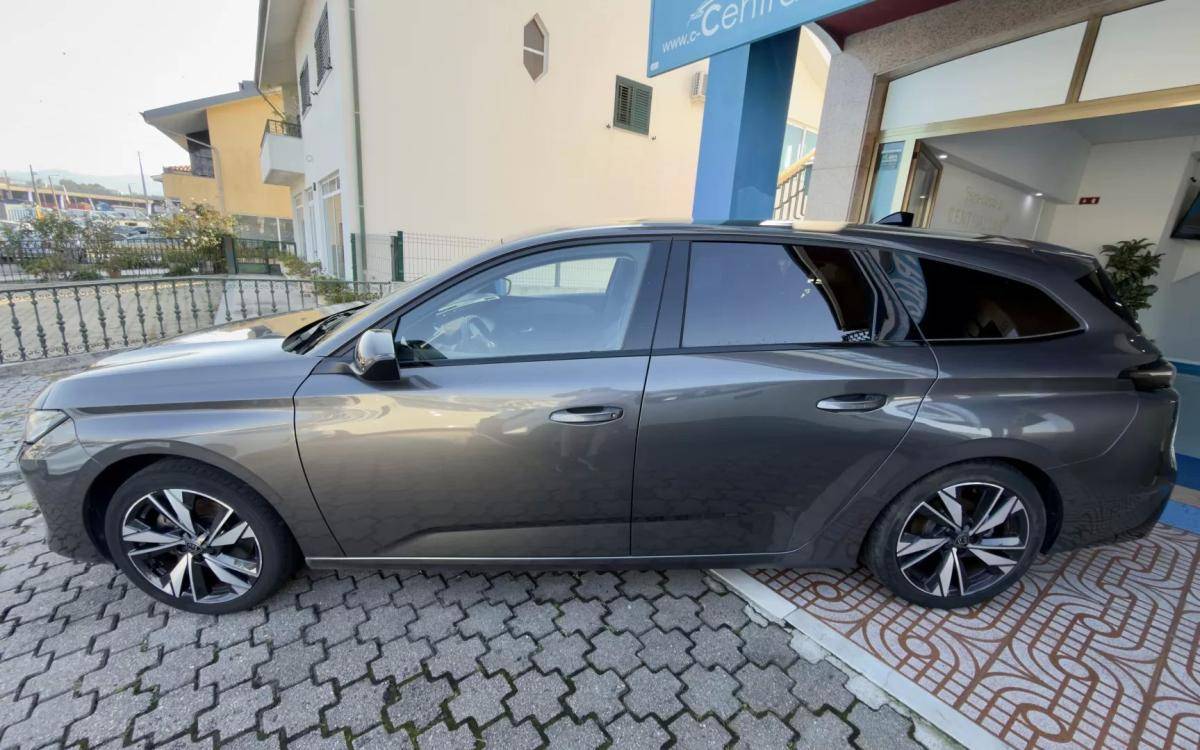 peugeot-308-sw-2023-diesel-1499cc