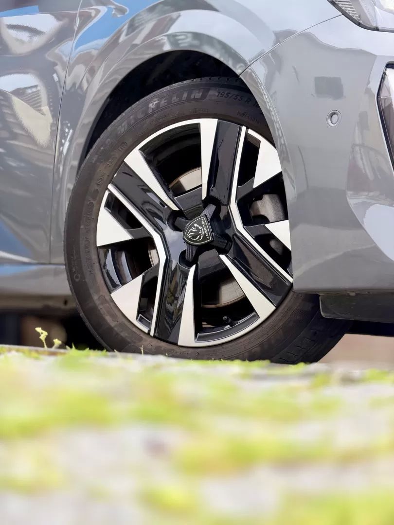 peugeot-208-2024-gasolina-1199cc