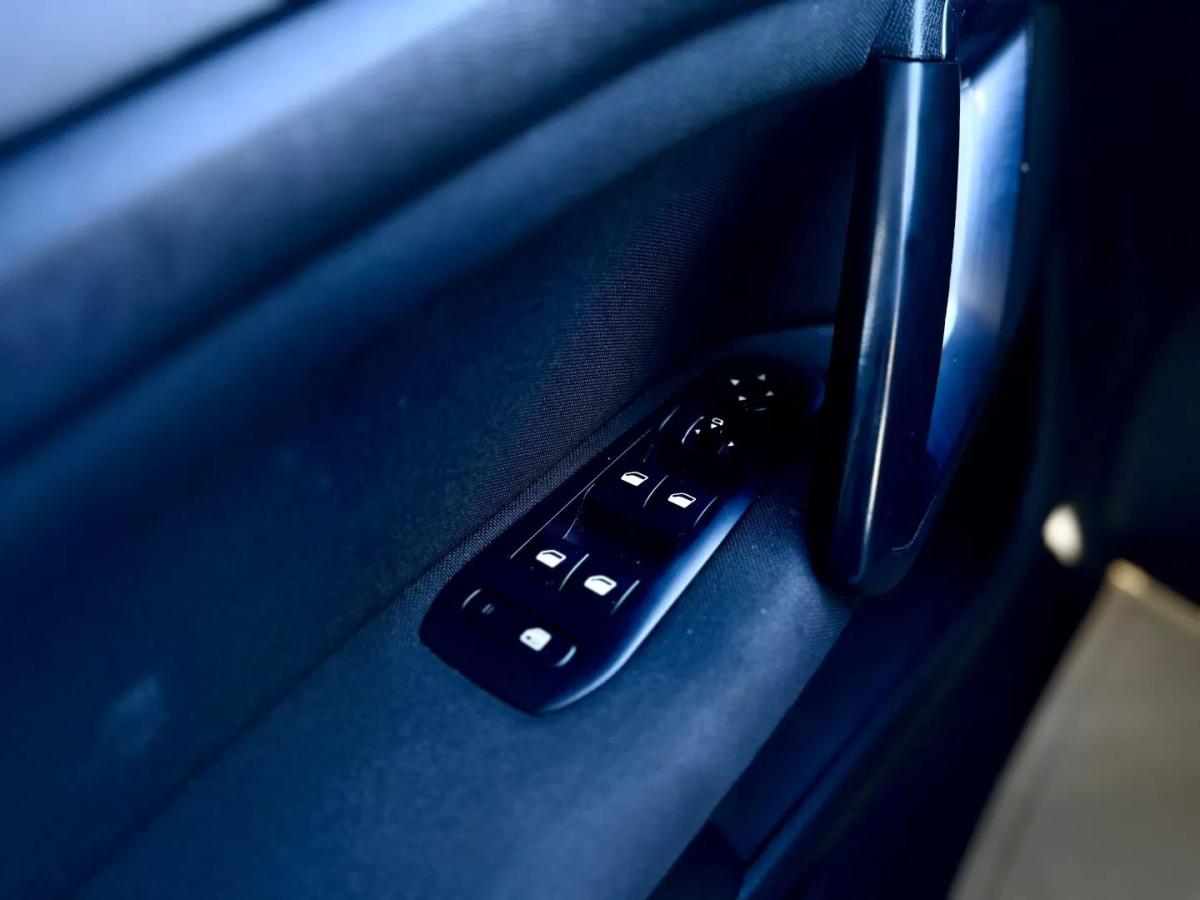 peugeot-308-sw-2019-diesel-1499cc
