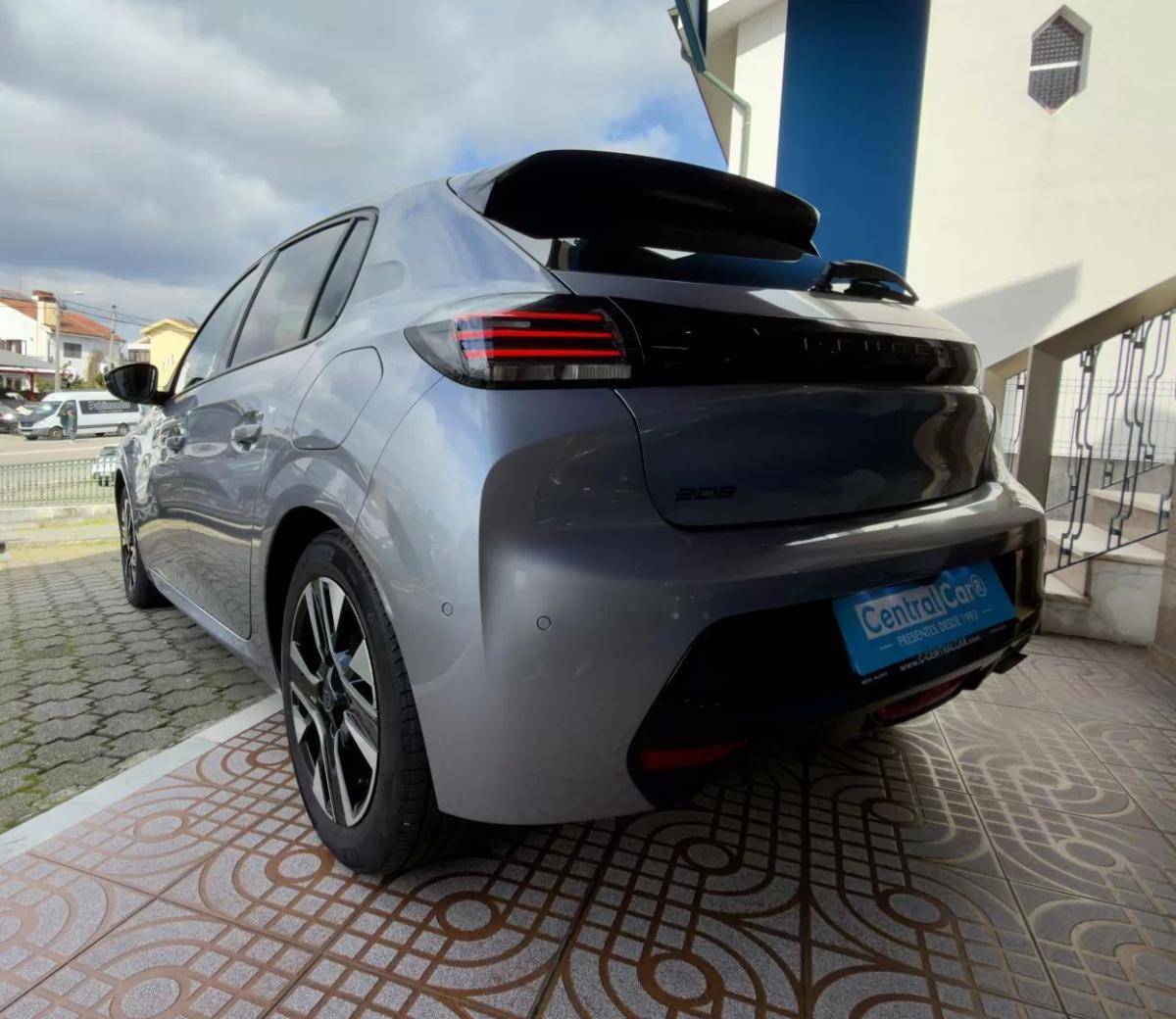 peugeot-208-2024-gasolina-1199cc