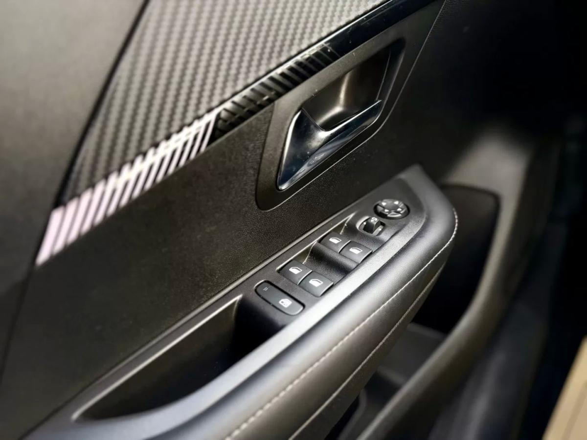 peugeot-208-2024-gasolina-1199cc