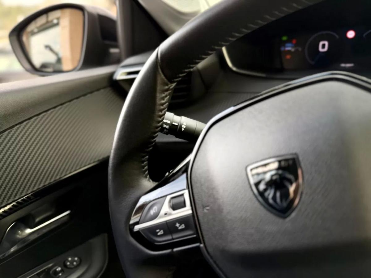 peugeot-208-2024-gasolina-1199cc