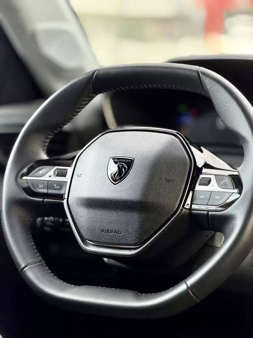 peugeot-208-2024-gasolina-1199cc