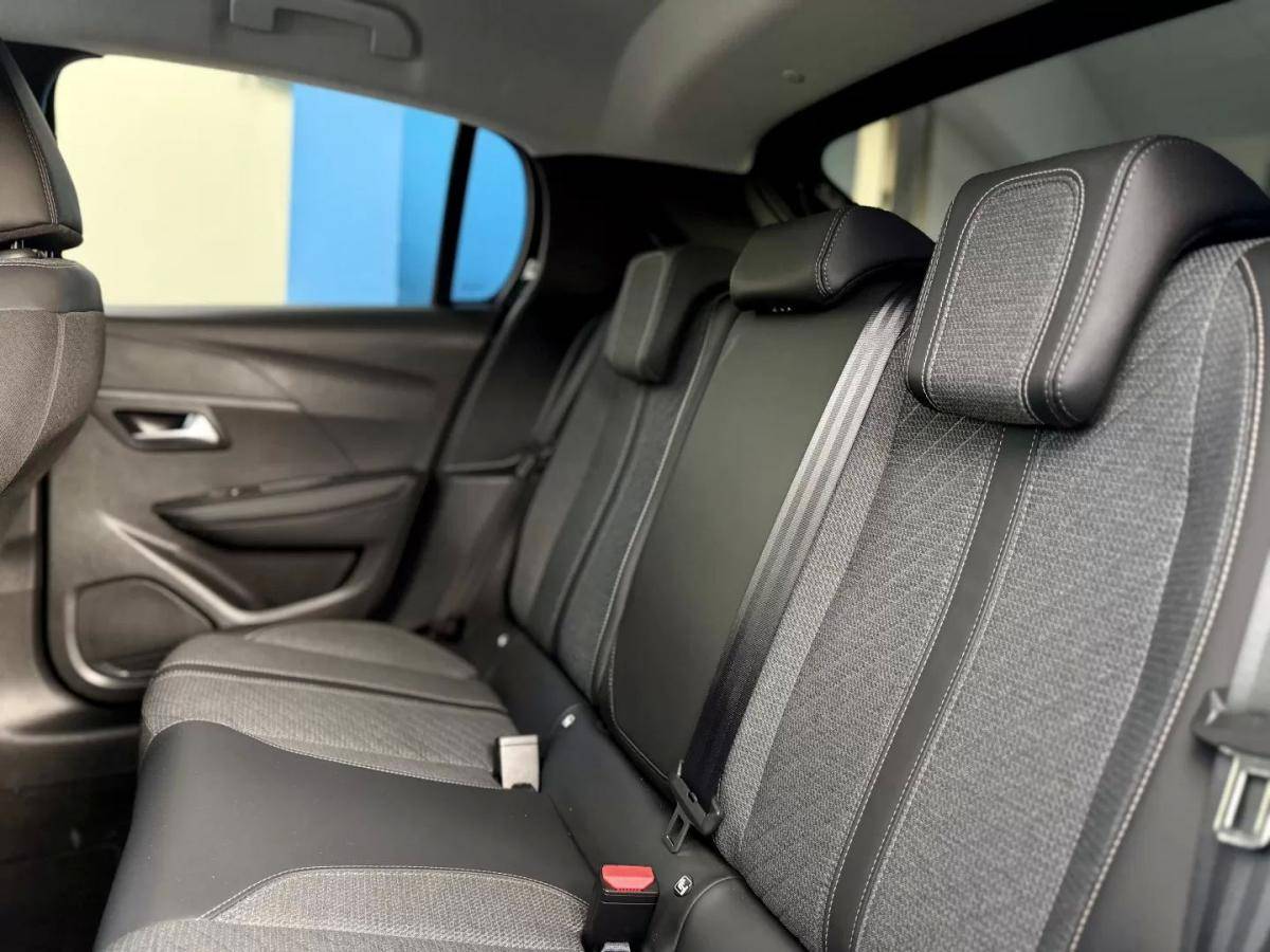 peugeot-208-2025-gasolina-1199cc