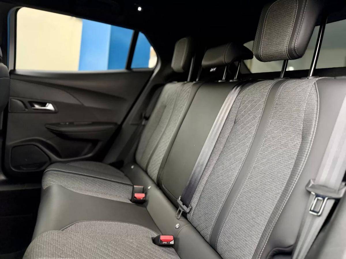 peugeot-2008-2024-gasolina-1199cc