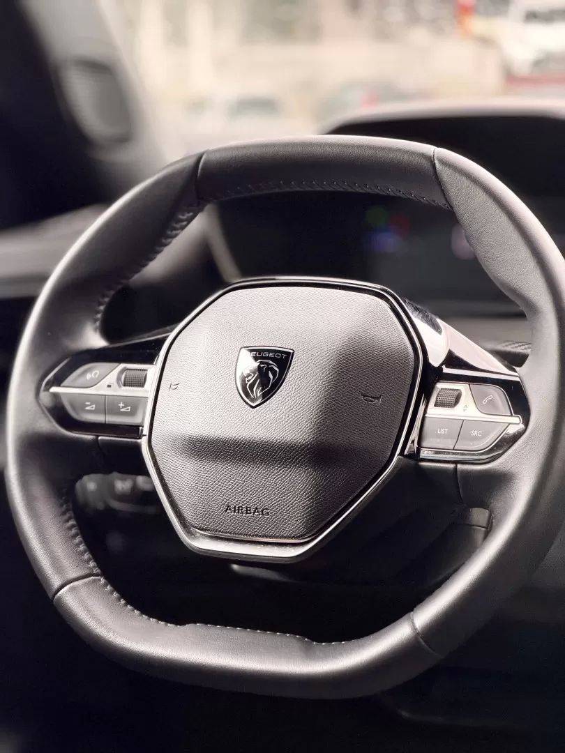 peugeot-2008-2024-gasolina-1199cc