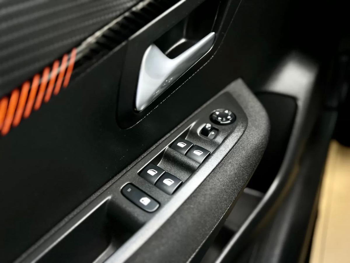 peugeot-208-2022-diesel-1499cc