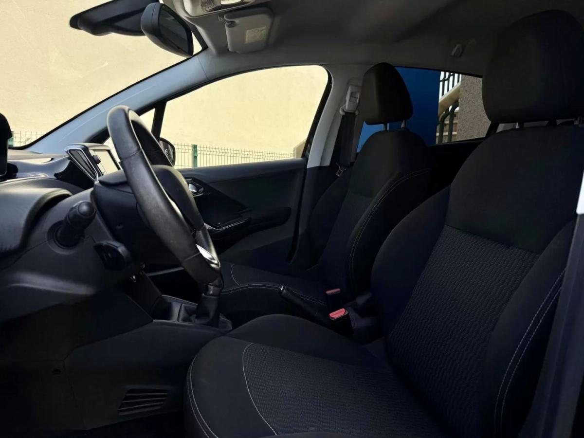 peugeot-208-2017-gasolina-1199cc