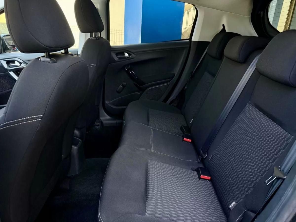peugeot-208-2017-gasolina-1199cc