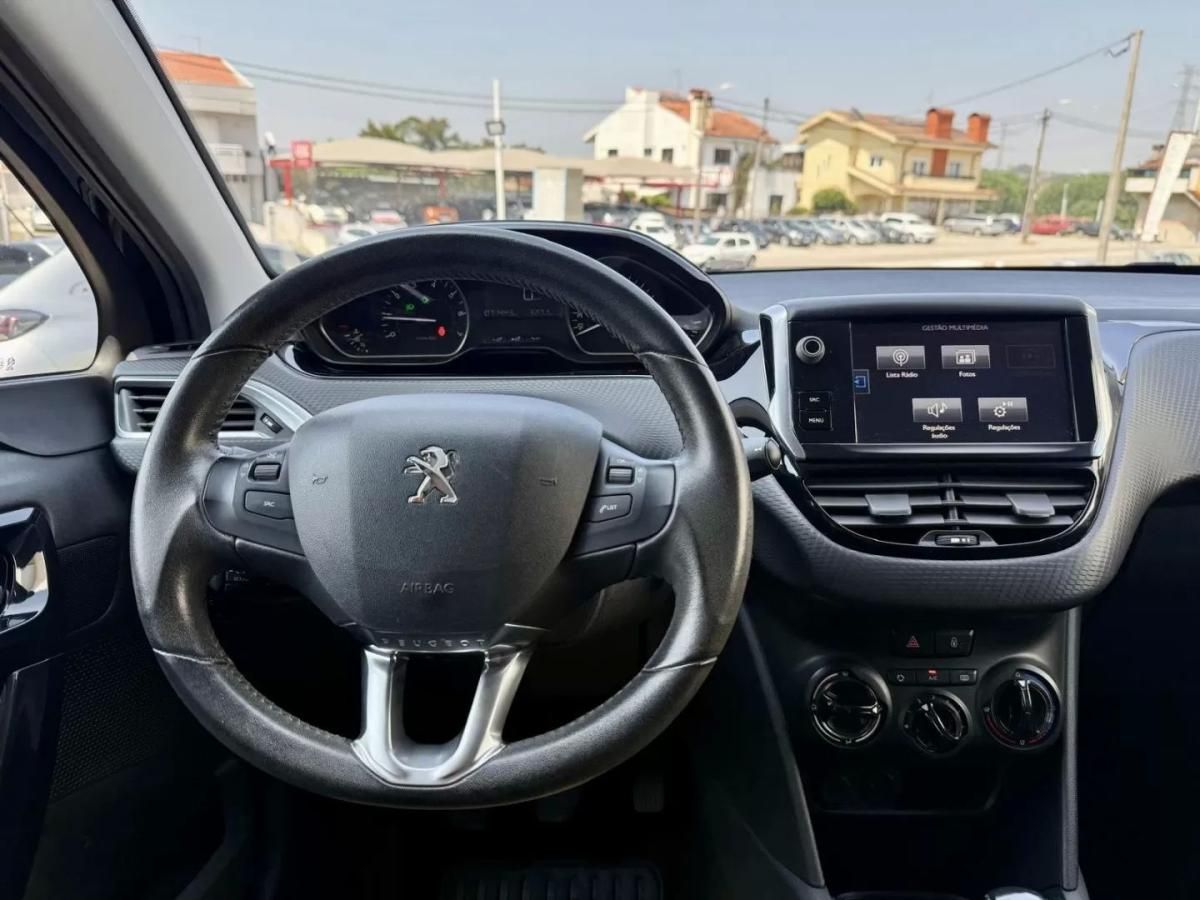 peugeot-208-2017-gasolina-1199cc