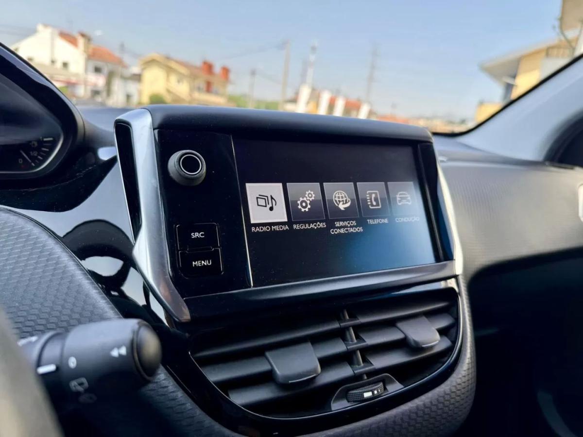 peugeot-208-2017-gasolina-1199cc