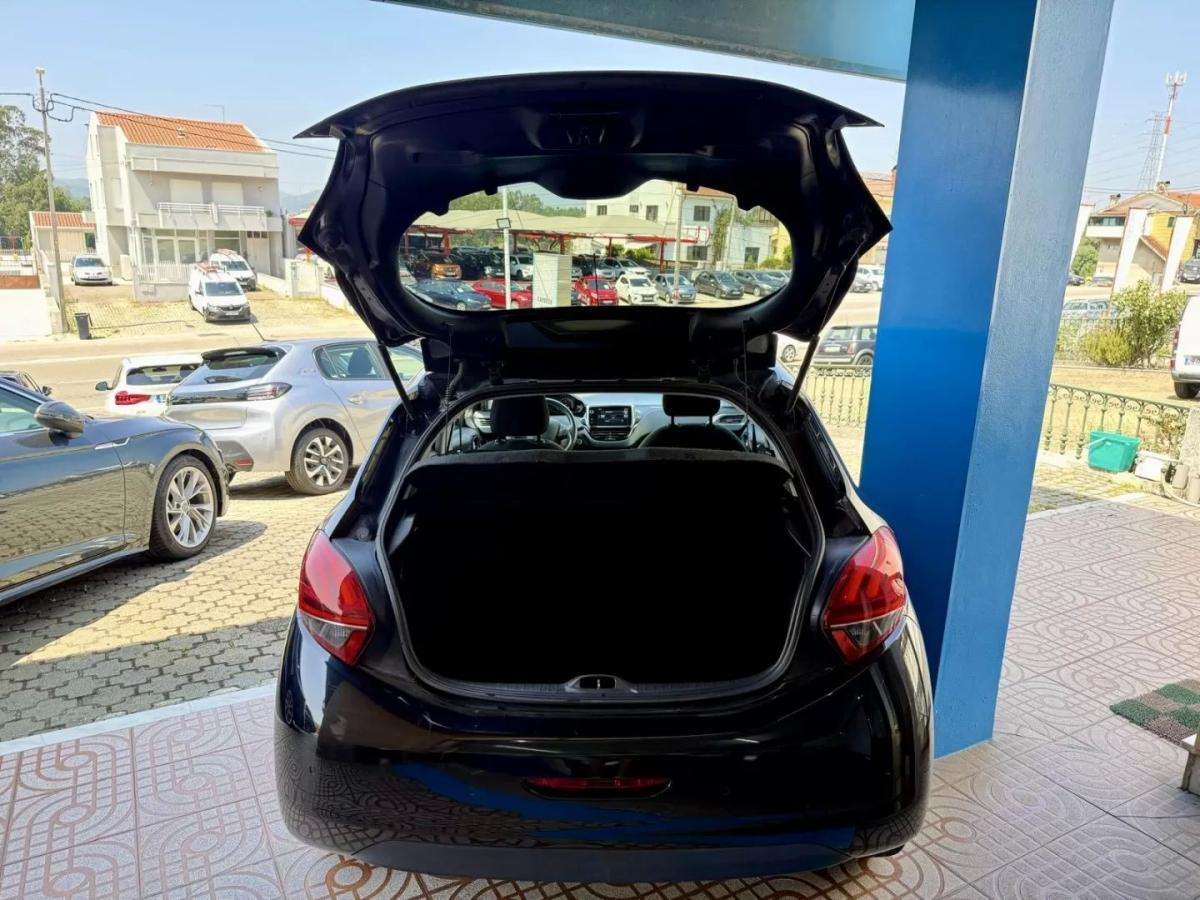 peugeot-208-2017-gasolina-1199cc