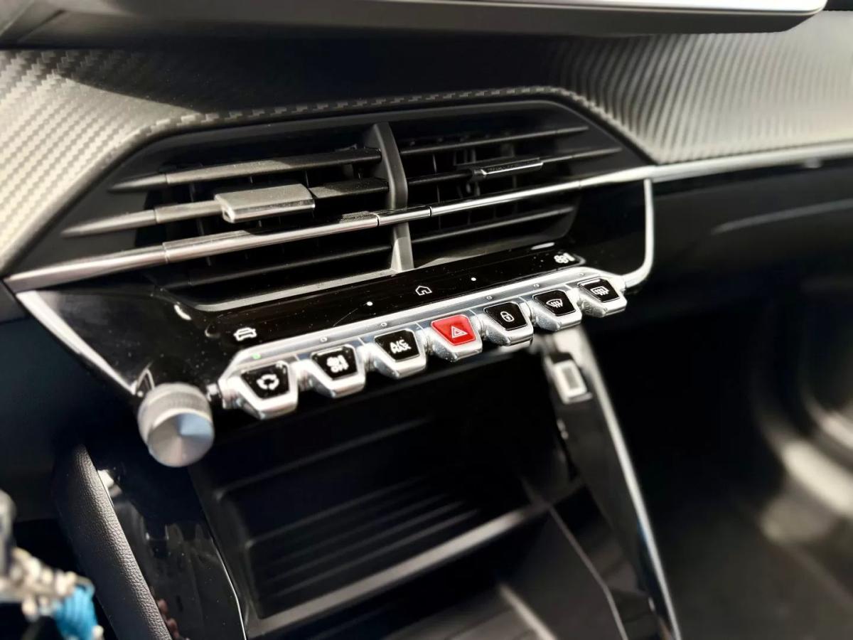 peugeot-208-2025-gasolina-1199cc
