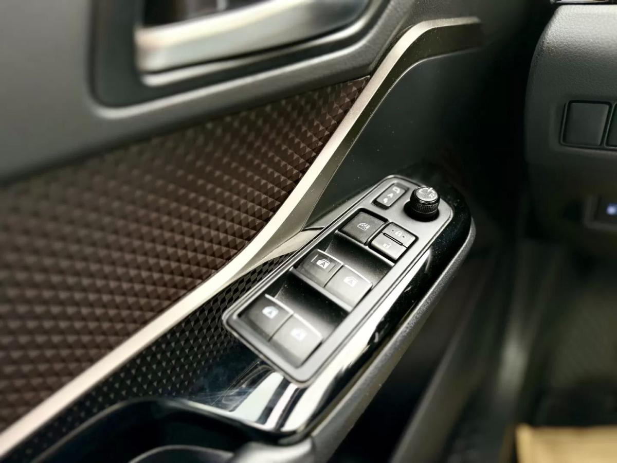 toyota-c-hr-2019-hibrido-a-gasolina-1798cc