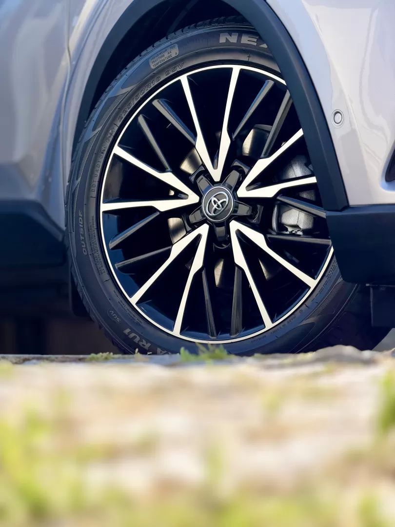 toyota-c-hr-2019-hibrido-a-gasolina-1798cc