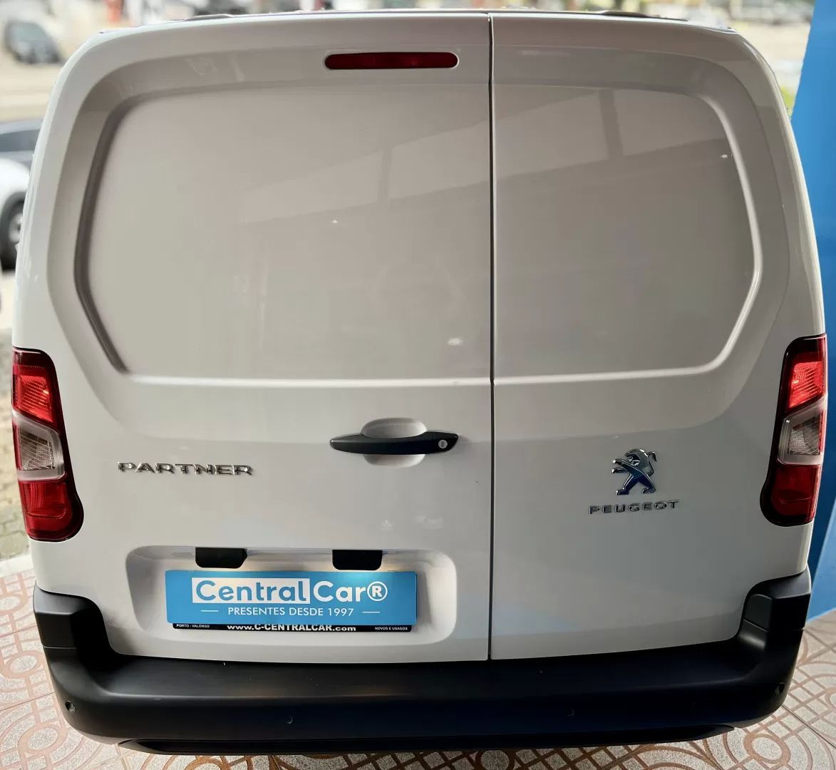peugeot-partner-2023-diesel-1499cc