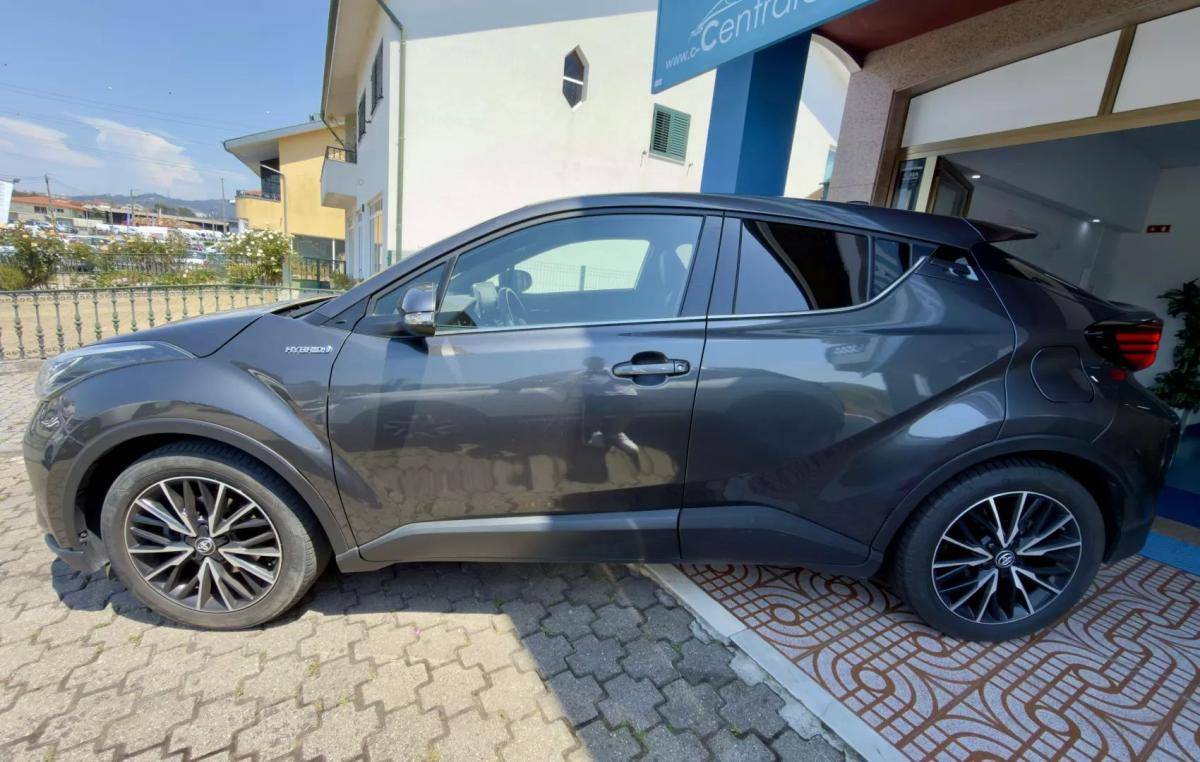 toyota-c-hr-2020-hibrido-a-gasolina-1987cc