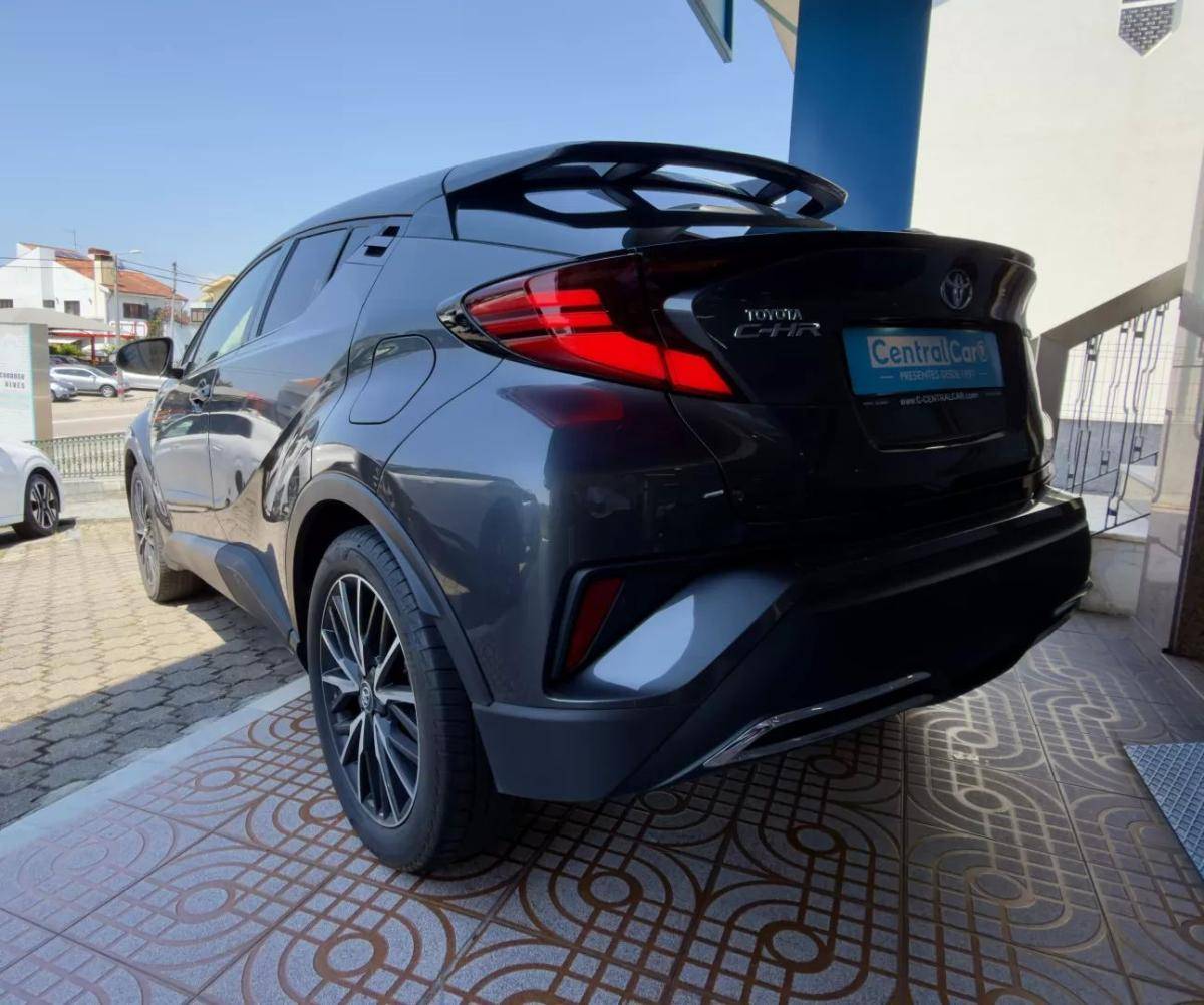 toyota-c-hr-2020-hibrido-a-gasolina-1987cc