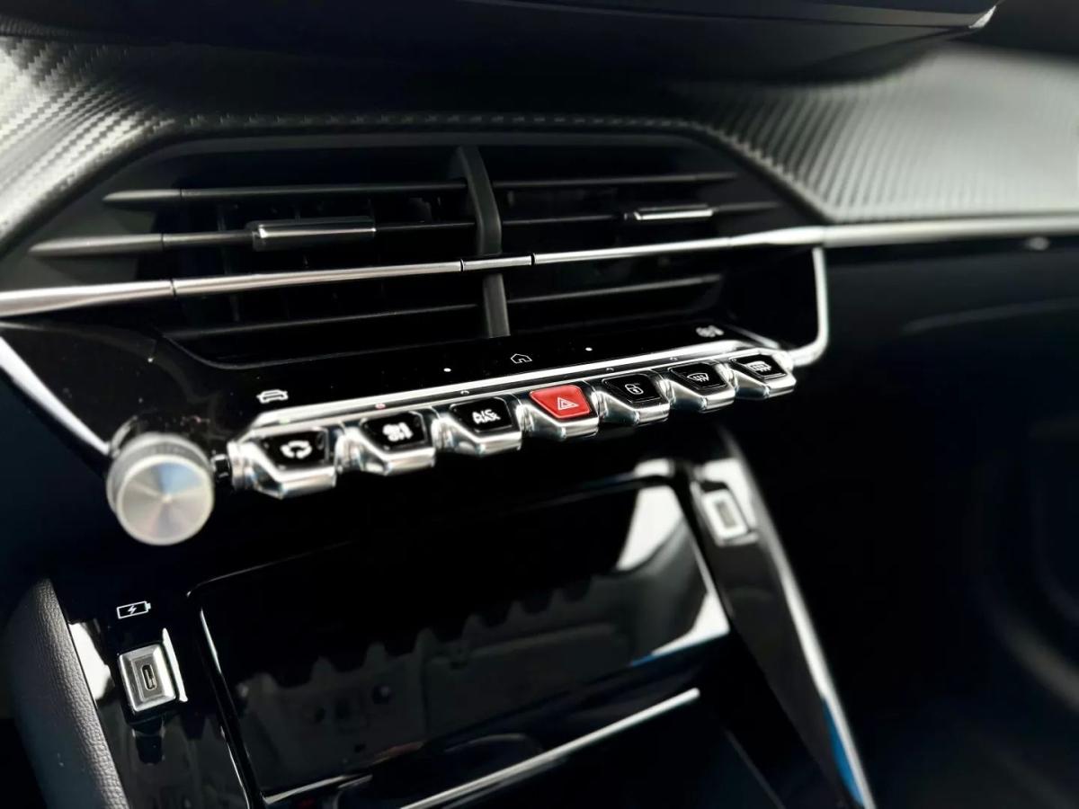 peugeot-208-2024-gasolina-1199cc