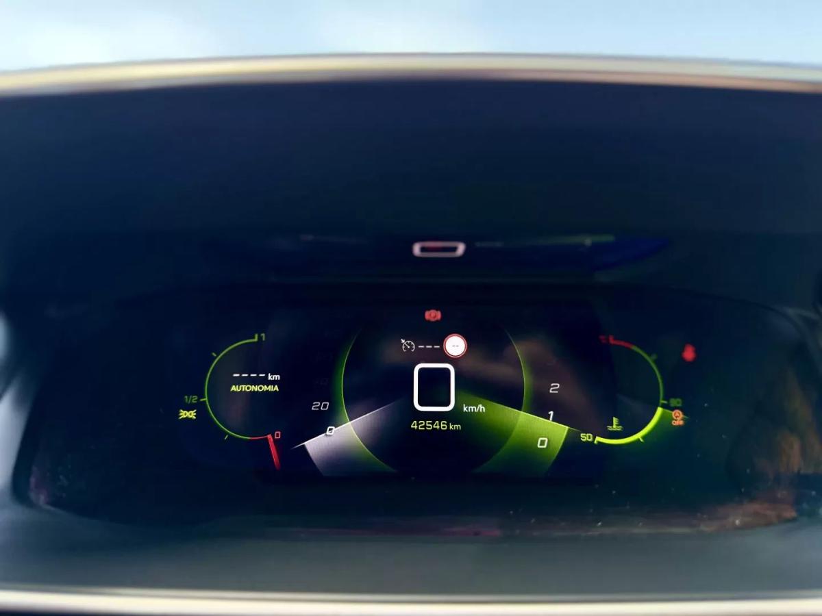 peugeot-2008-2021-gasolina-1199cc