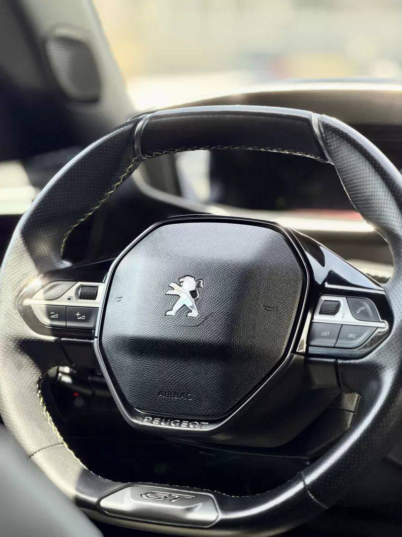 peugeot-2008-2021-gasolina-1199cc