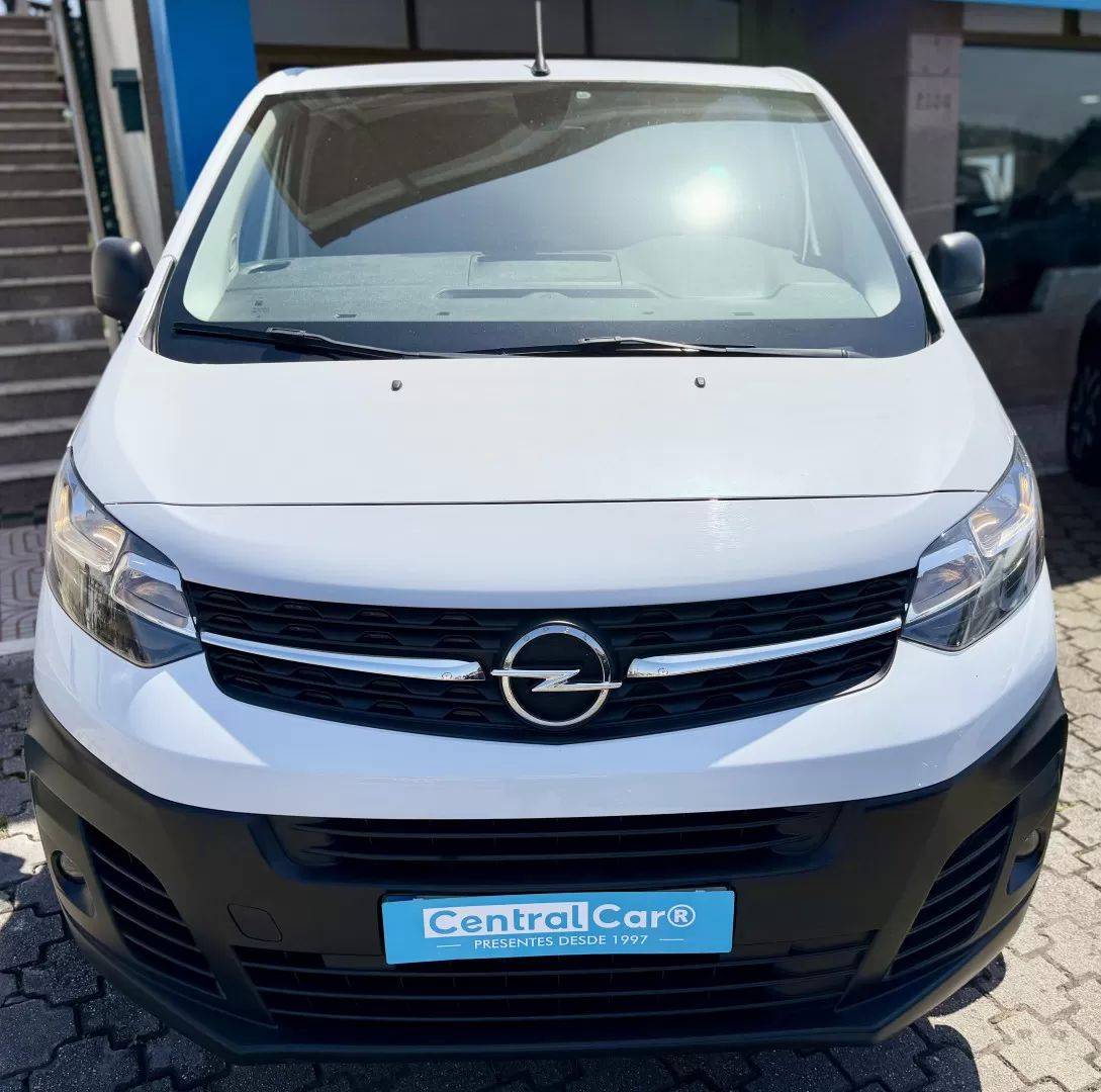 opel-vivaro-2023-diesel-1499cc