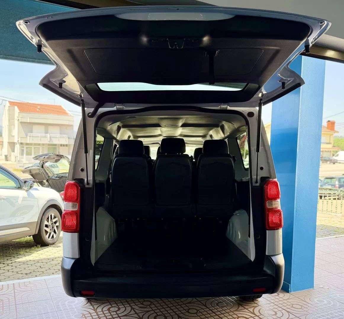 opel-vivaro-2023-diesel-1499cc