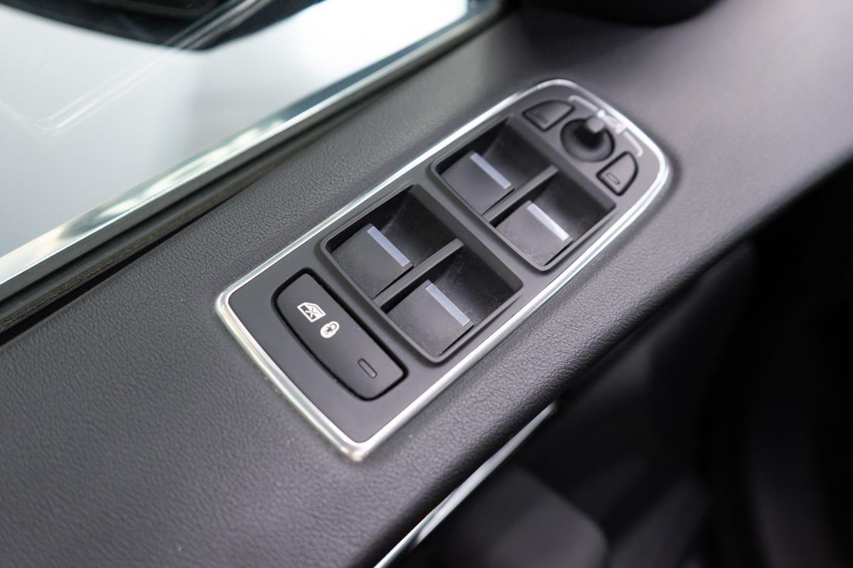 jaguar-f-pace-2018-diesel-1999cc