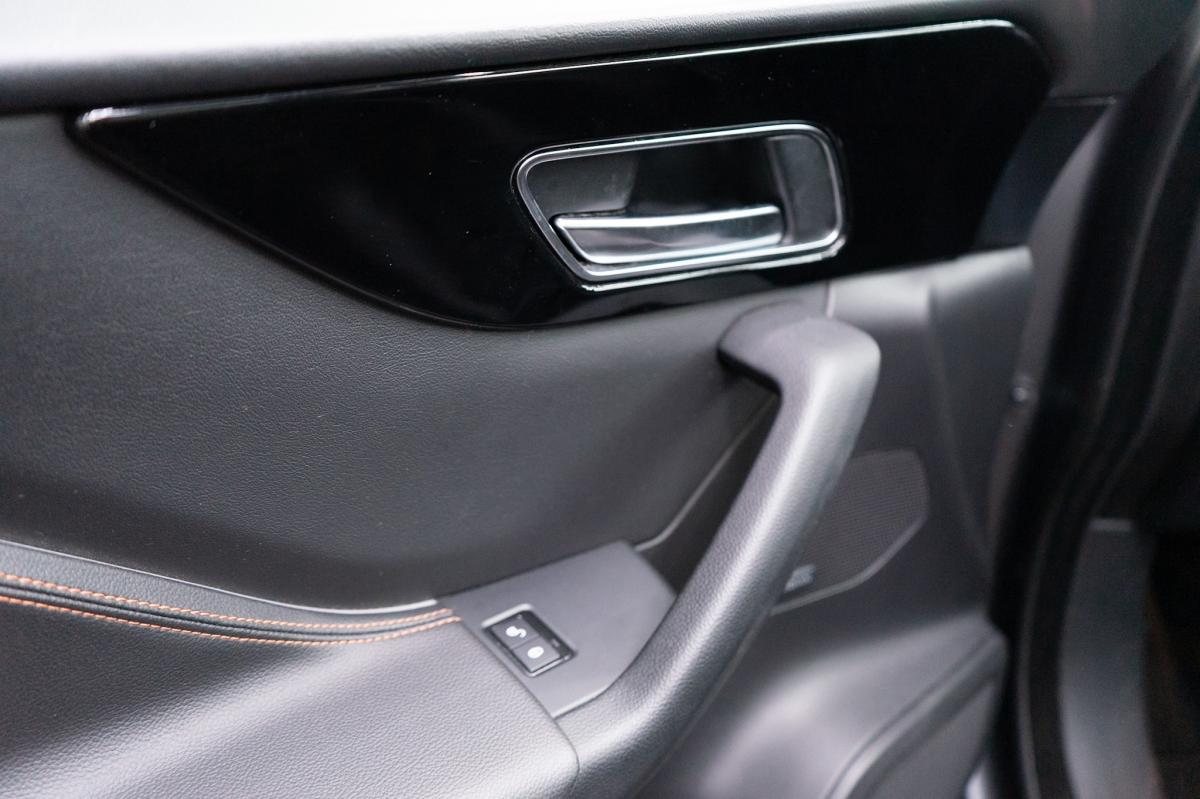 jaguar-f-pace-2018-diesel-1999cc