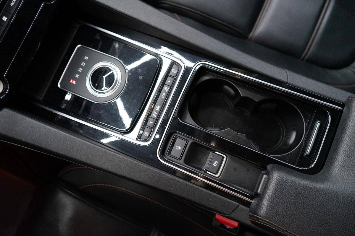 jaguar-f-pace-2018-diesel-1999cc