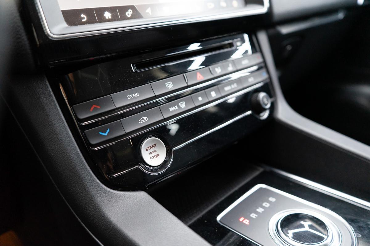 jaguar-f-pace-2018-diesel-1999cc